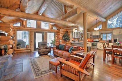Secluded Log Cabin with Patio and Chena River Access North Pole